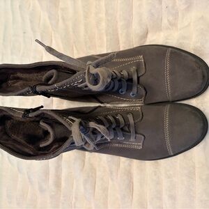 Josef Seibel Women’s Grey Suede  Lace-Up Boots